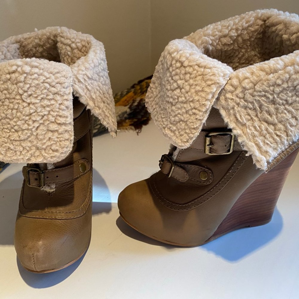 Betsey Johnson Ryaan Sherling Leather Wedge Boots